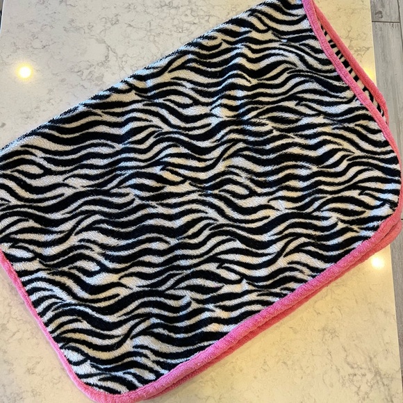 Christmas Pajamas & Zebra Blanket - Picture 6 of 7